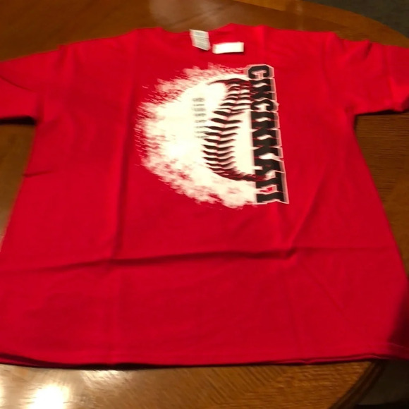 Cincinnati Reds Baseball Tee Shirt NWT - Picture 2 of 4